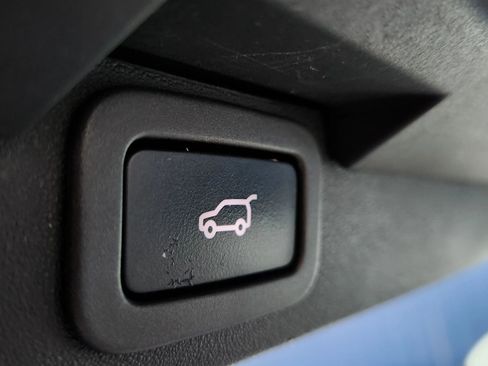 Used 2018 Land Rover Discovery HSE image 66