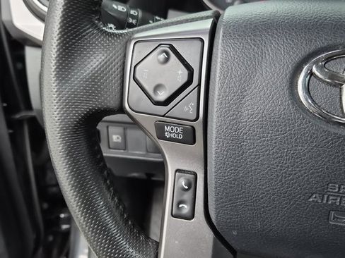 Used 2020 Toyota Tacoma 2WD Double Cab image 24