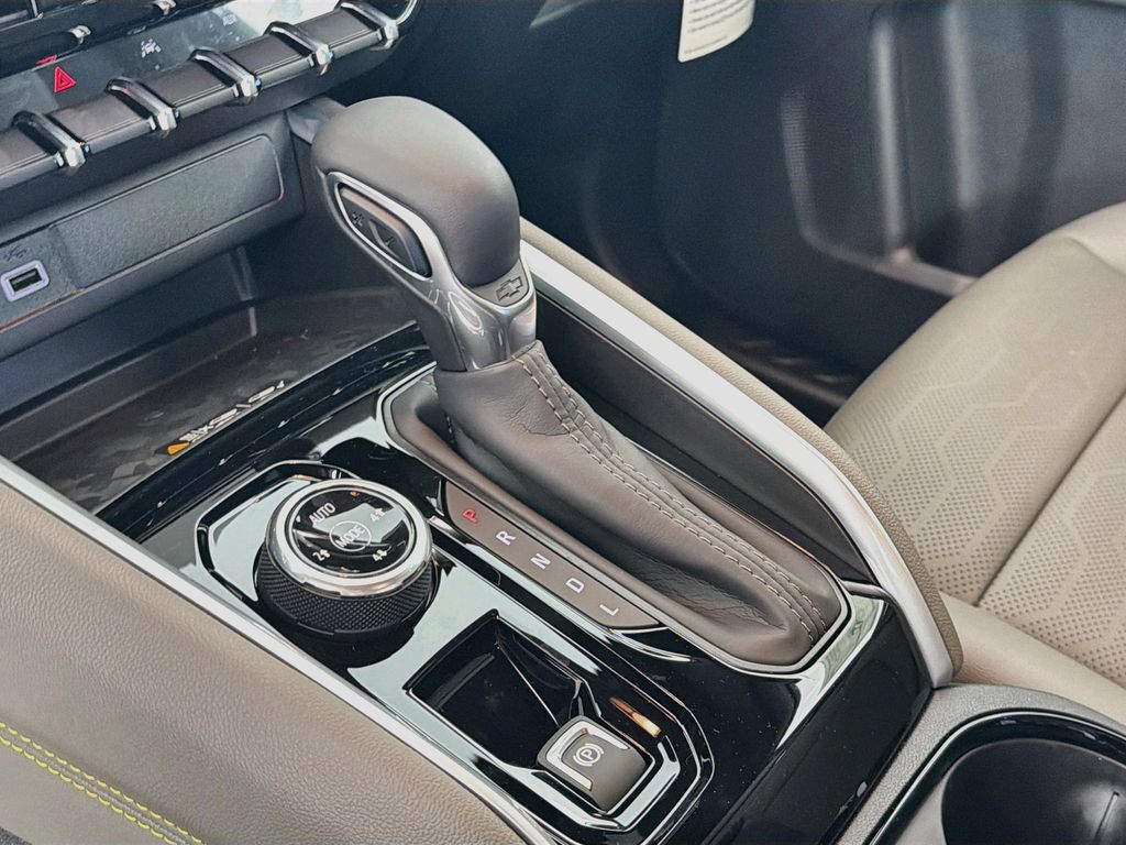 New 2026 Chevrolet Colorado ZR2 AWD/4WD image 13