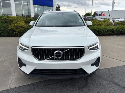 Certified 2025 Volvo XC40 B5 Core AWD/4WD image 4