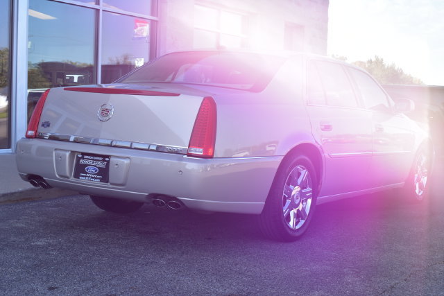 Used 2007 Cadillac DTS Luxury I w/ Sun And Sound Package FWD image 14