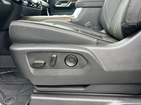 Used 2026 Chevrolet Silverado 2500 High Country w/ High Country Premium Package AWD/4WD image 19