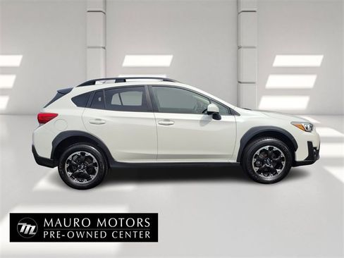 Used 2023 Subaru Crosstrek 2.0i Premium image 2