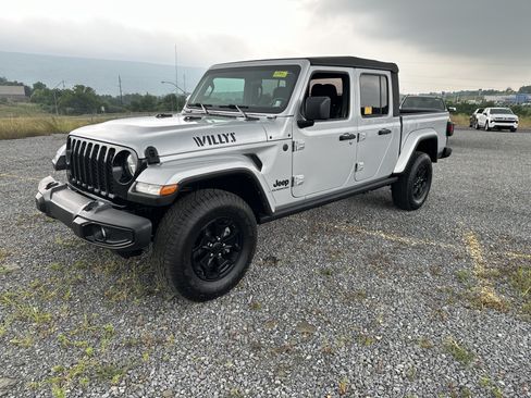 Used 2022 Jeep Gladiator Sport AWD/4WD image 1