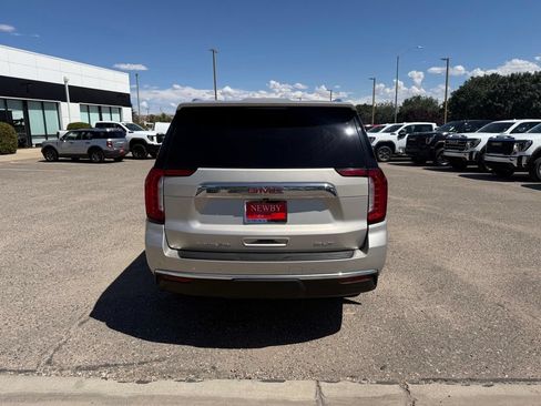 Used 2023 GMC Yukon XL SLT w/ SLT Luxury Package AWD/4WD image 6