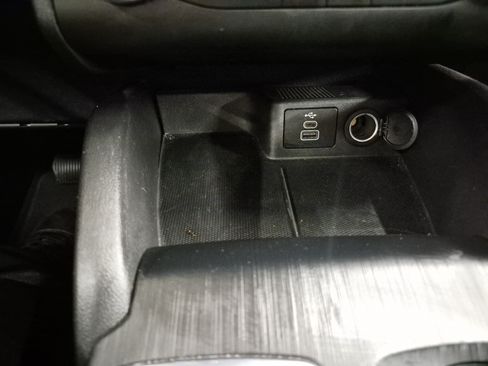 Used 2025 Ford Escape Active AWD/4WD image 29