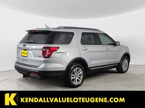 Used 2019 Ford Explorer XLT w/ Equipment Group 201A AWD/4WD image 5