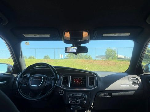Used 2015 Dodge Charger SE RWD image 17