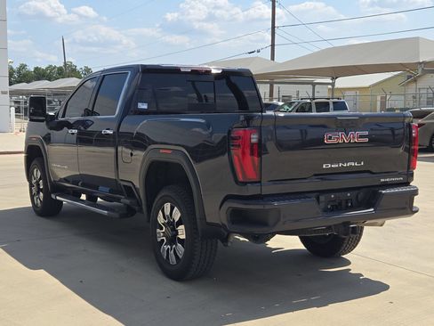 Certified 2024 GMC Sierra 2500 Denali w/ Denali Reserve Package AWD/4WD image 5