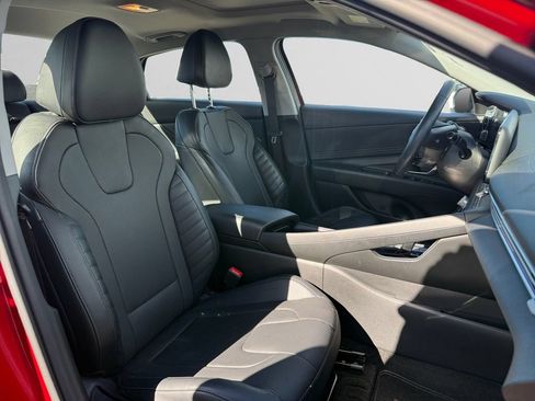 Used 2021 Hyundai Elantra Limited FWD image 10