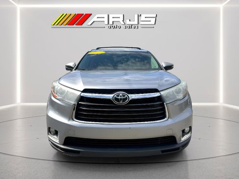 Used 2014 Toyota Highlander Limited w/ Driver Technology Package AWD/4WD image 6