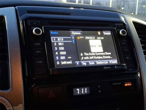 Used 2014 Toyota Tacoma 4x4 Double Cab image 23