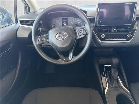 Used 2025 Toyota Corolla LE FWD image 11