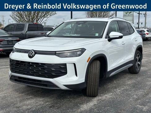 New 2026 Volkswagen Tiguan SE AWD/4WD image 3