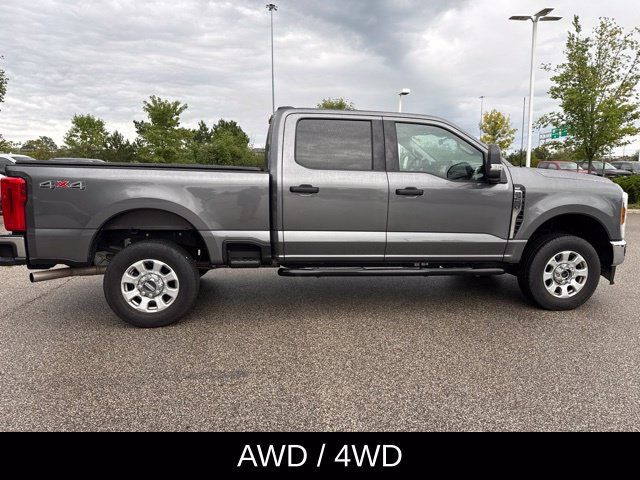 Used 2024 Ford F250 XLT AWD/4WD image 8