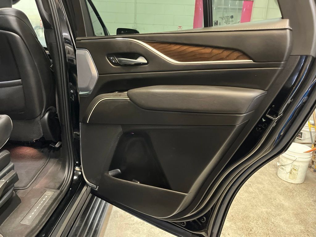 Used 2023 Cadillac Escalade Sport Platinum AWD/4WD image 35