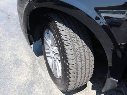 Used 2016 Chevrolet Traverse LT FWD image 22