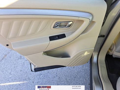 Used 2017 Ford Taurus SE image 10