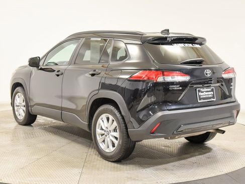 Used 2023 Toyota Corolla Cross LE image 12