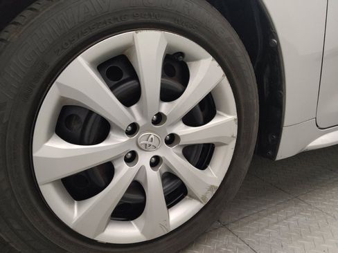 Used 2020 Toyota Corolla LE FWD image 31