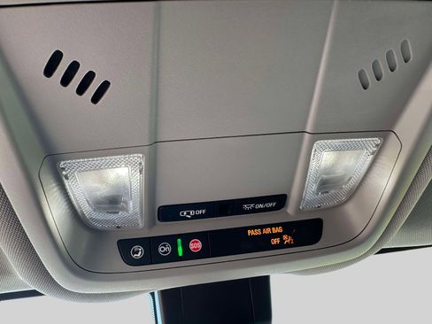 Used 2024 Chevrolet Equinox LT AWD/4WD image 36