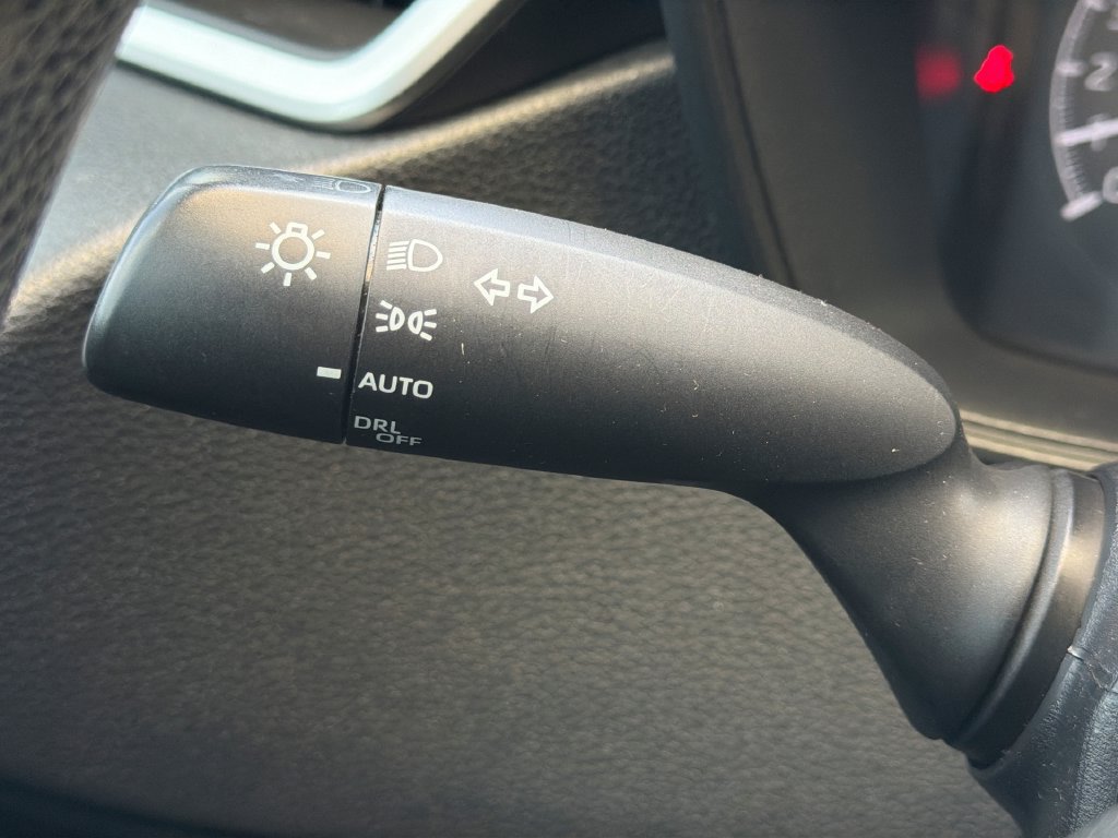 Used 2020 Toyota Corolla LE FWD image 28