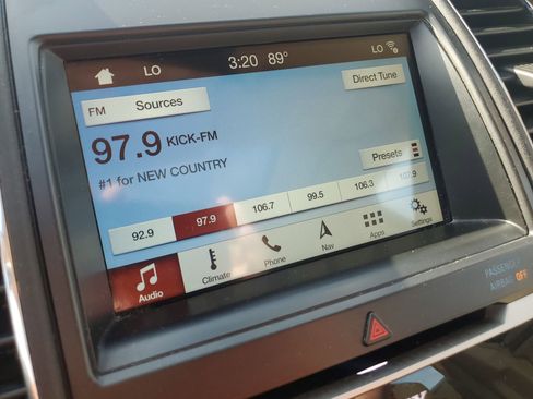 Used 2018 Ford Taurus Limited w/ Driver Assist Package image 21