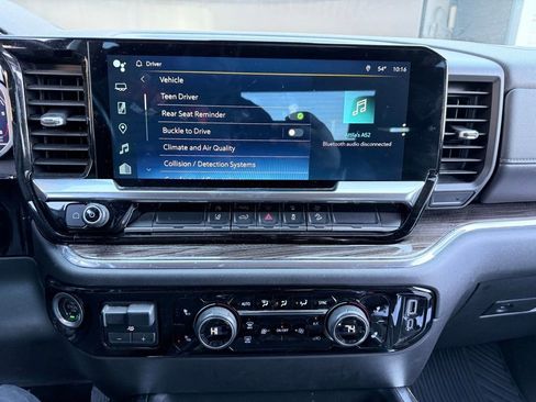 Used 2024 Chevrolet Silverado 2500 LT w/ Convenience Package image 19