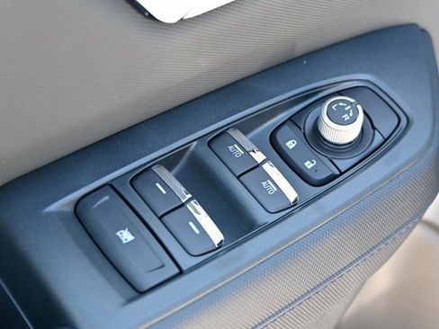 New 2025 Subaru Forester Limited image 18