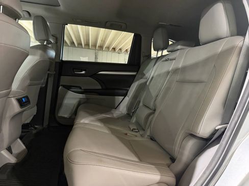 Used 2017 Toyota Highlander XLE w/ Protection Package #3 AWD/4WD image 12