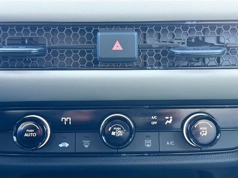 Used 2024 Honda HR-V LX image 19