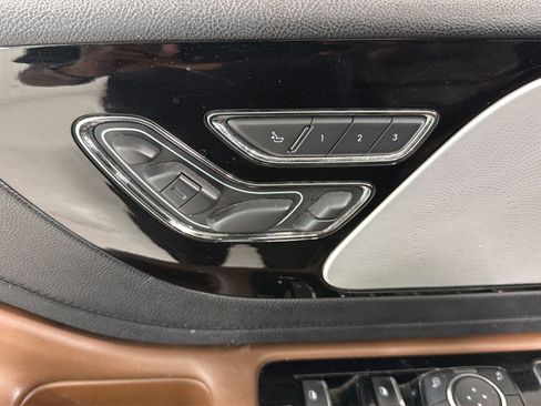 Used 2022 Lincoln Aviator Reserve w/ Equipment Group 201A AWD/4WD image 10