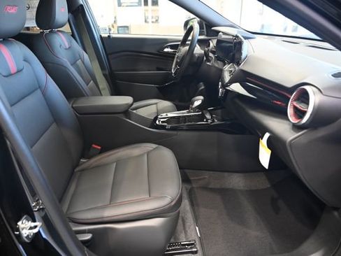 New 2026 Chevrolet Trax RS w/ Sunroof Package FWD image 10
