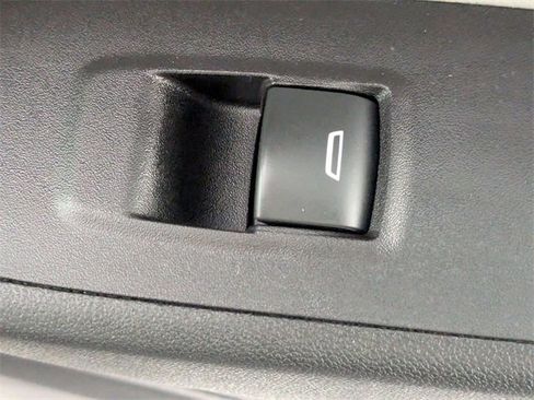 Used 2020 Chevrolet Equinox LT image 34