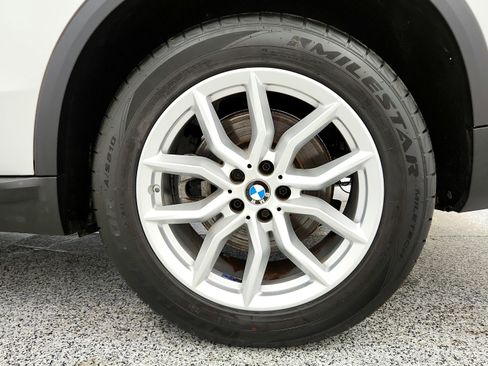 Used 2023 BMW X5 xDrive40i w/ Premium Package AWD/4WD image 30