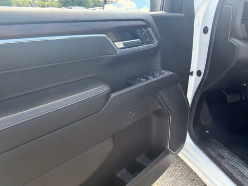 Used 2025 GMC Sierra 1500 SLT RWD image 37
