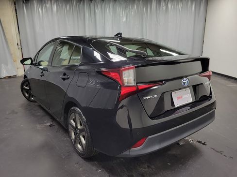 Used 2019 Toyota Prius XLE image 6