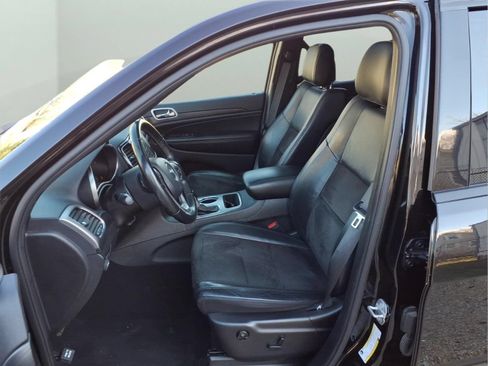 Used 2020 Jeep Grand Cherokee Altitude AWD/4WD image 28