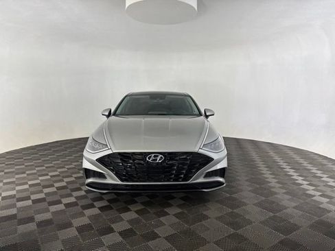 Used 2022 Hyundai Sonata Limited FWD image 2