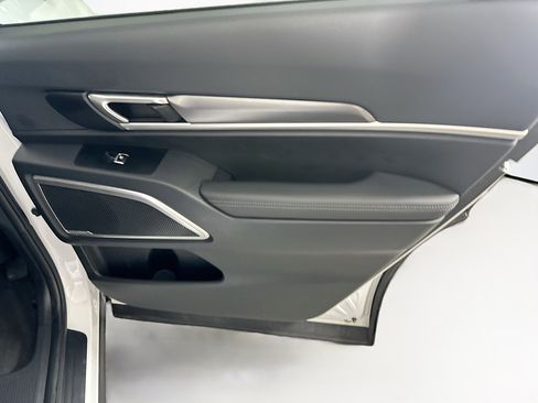 Used 2025 Kia Telluride S image 33