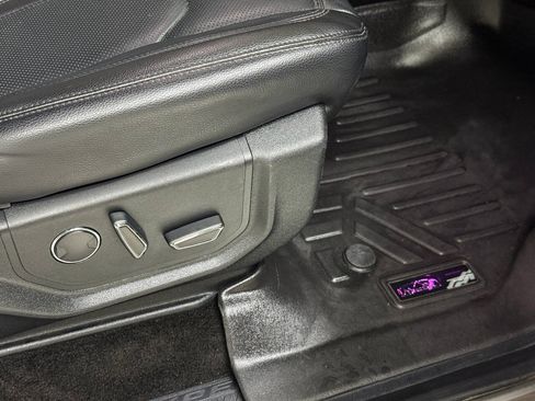 Used 2018 Ford Expedition Limited RWD image 42