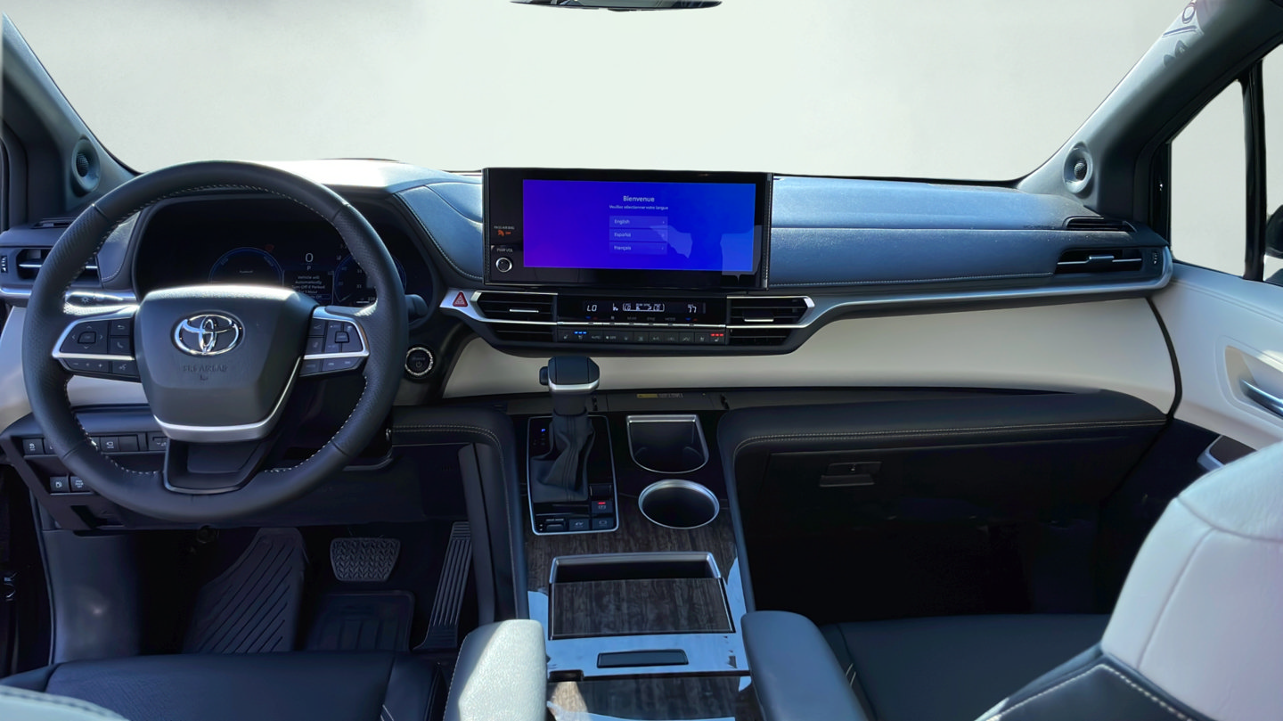 Certified 2026 Toyota Sienna Platinum AWD/4WD image 11
