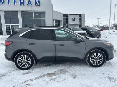 Used 2022 Ford Escape SEL image 3