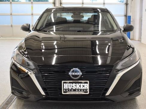 Used 2025 Nissan Altima 2.5 SV FWD image 3