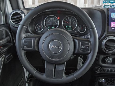 Used 2015 Jeep Wrangler Unlimited Sahara AWD/4WD image 12
