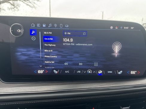 Certified 2025 Chevrolet Tahoe LT image 13