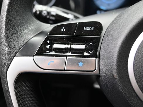 Used 2024 Hyundai Elantra SEL FWD image 19