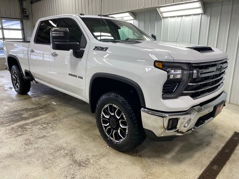 New 2026 Chevrolet Silverado 3500 LTZ w/ LTZ Plus Package AWD/4WD image 7