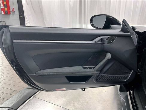 Used 2025 Porsche 911 GT3 RS image 25