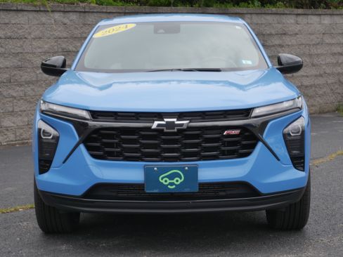 Certified 2024 Chevrolet Trax RS w/ Driver Confidence Package FWD image 2
